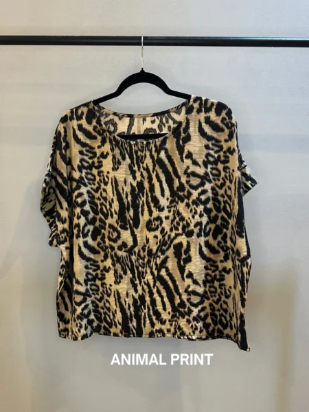 REMERA CEY ESTAMPADA "ANIMAL PRINT"